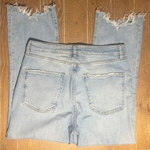 Zara Light Blue Cropped Jeans with Frayed Hem